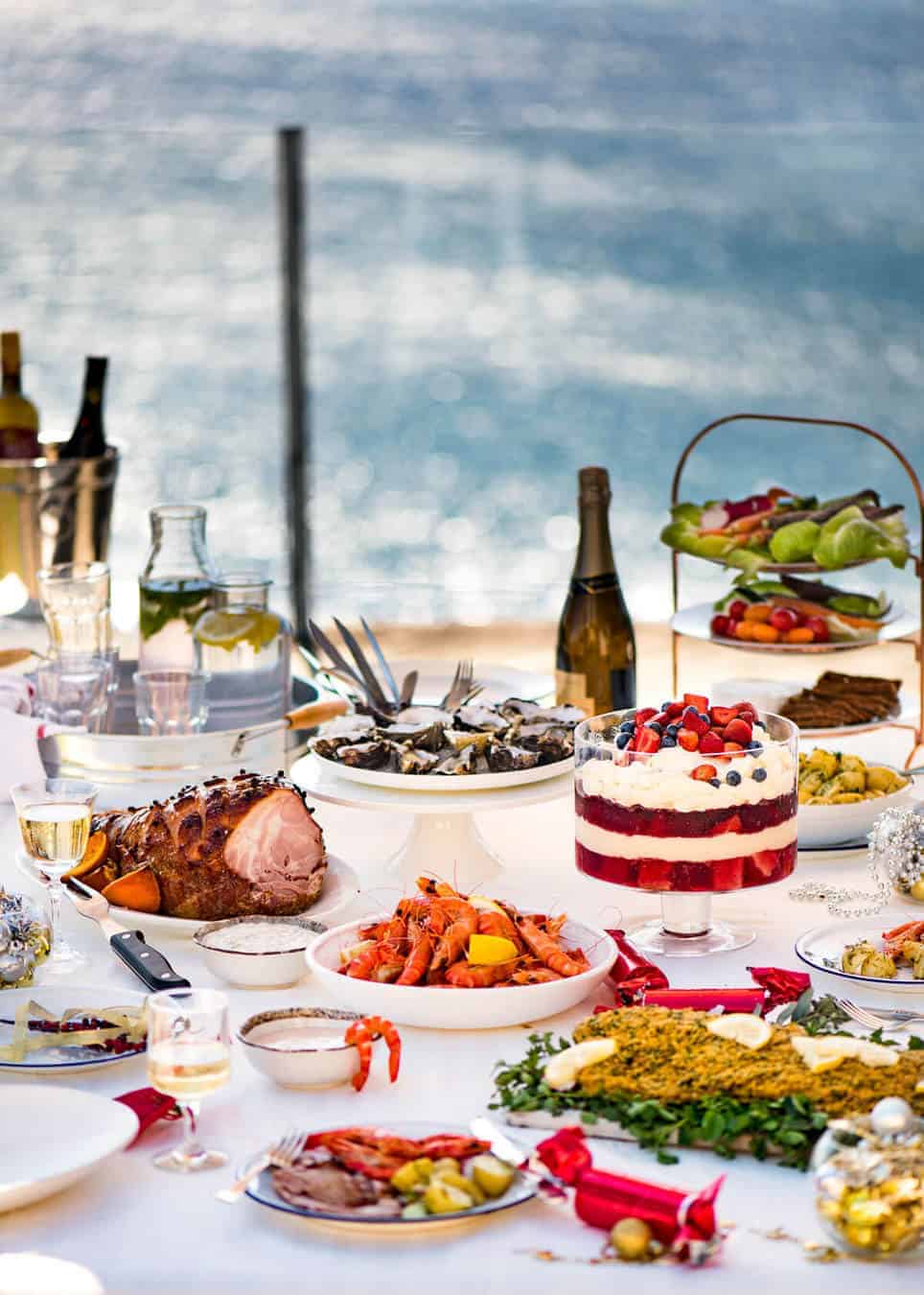 what is a traditional christmas meal in australia