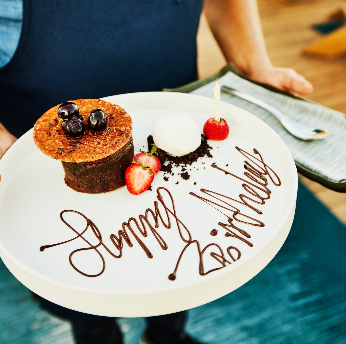 what restaurants give a free meal on your birthday